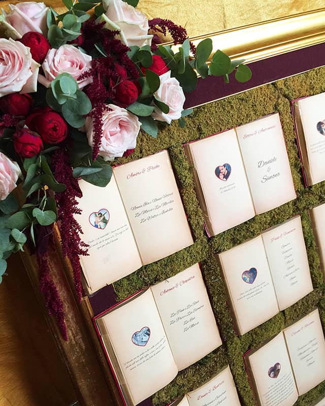 libros de boda tableau con musgo