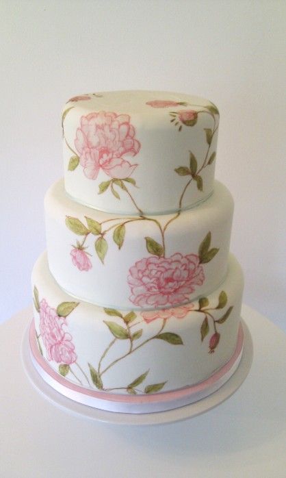 pastel de bodas con peonías