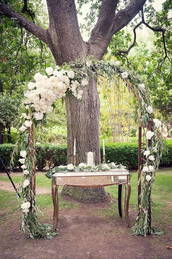 arco de boda de peonías