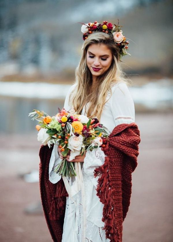 novia de invierno en rojo